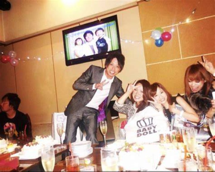 秋田新太郎と木下春奈 - 不倫から結婚、そして別離までの全真相