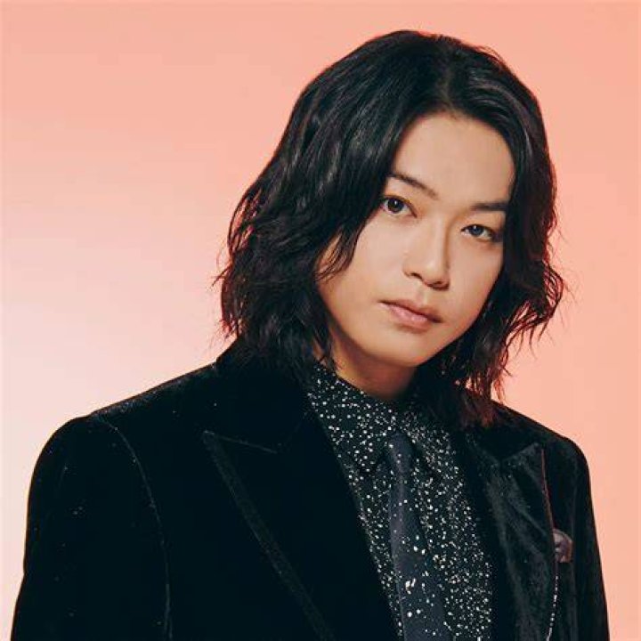 高木雄也「彼女目線キス」が話題！ファンを虜にするその魅力と人気の理由を徹底解説